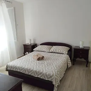 https://apartments-nela.hotelinzadar.com